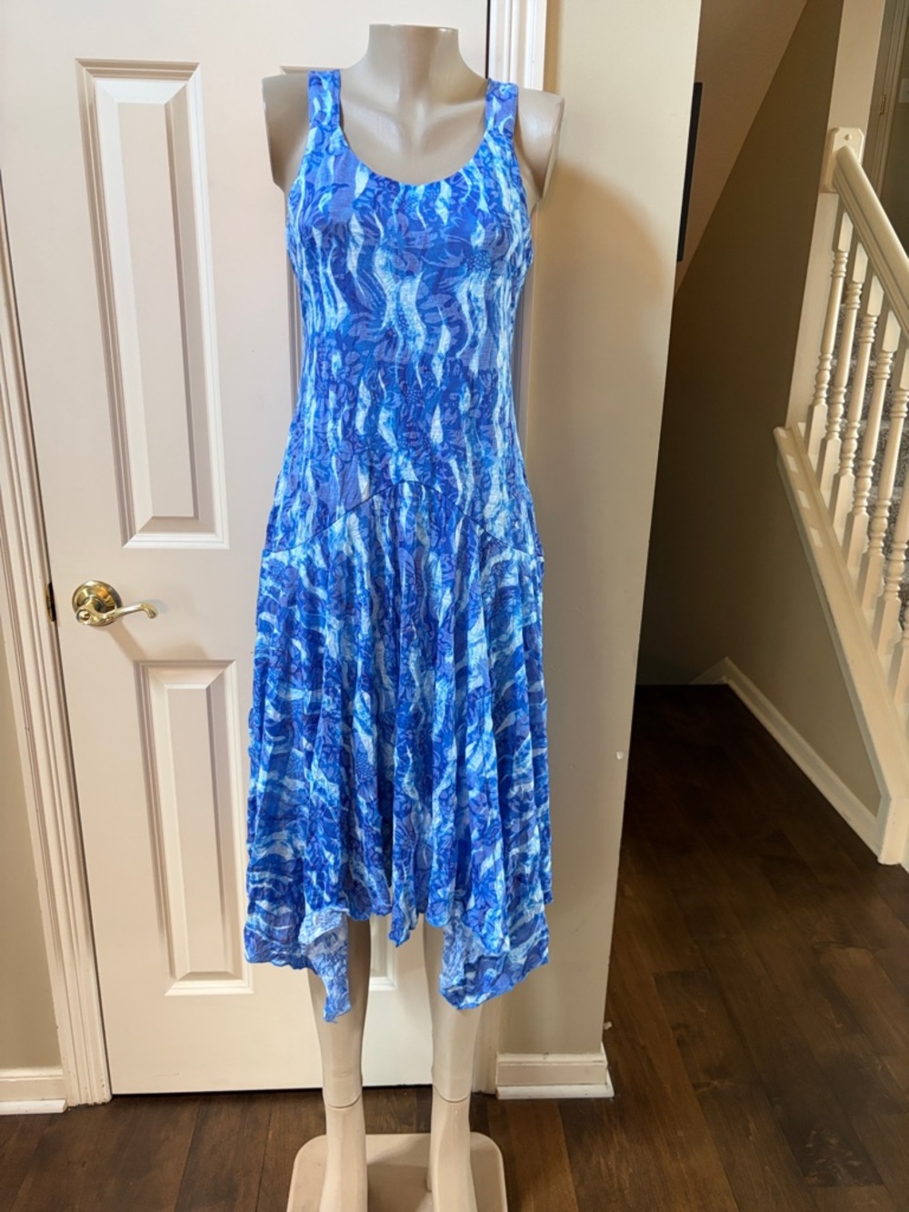 Carine Blue Sleeveless Printed Midi Dress — Tank Style, med